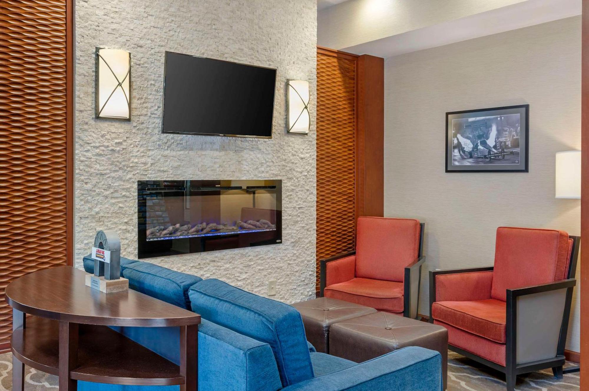 Comfort Suites West Indianapolis - בראונסברג מראה חיצוני תמונה